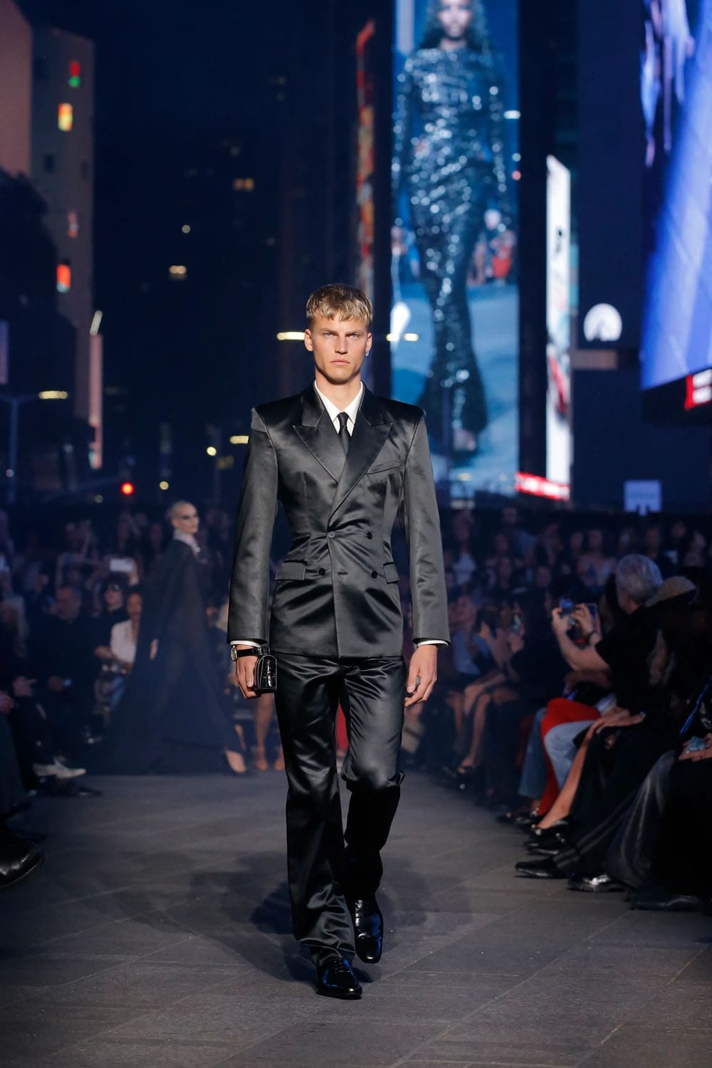 Gucci Resort 2027 GucciCore Show Runway Magazine (61)