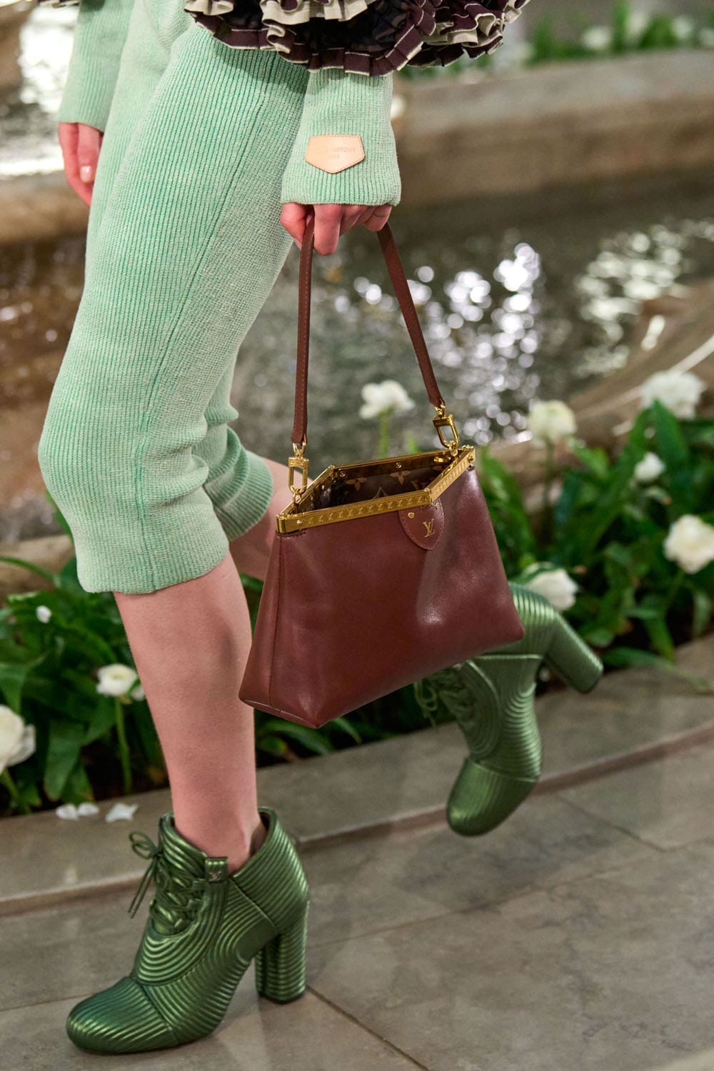 Louis Vuitton Cruise 2027 Bags Runway Magazine (31)