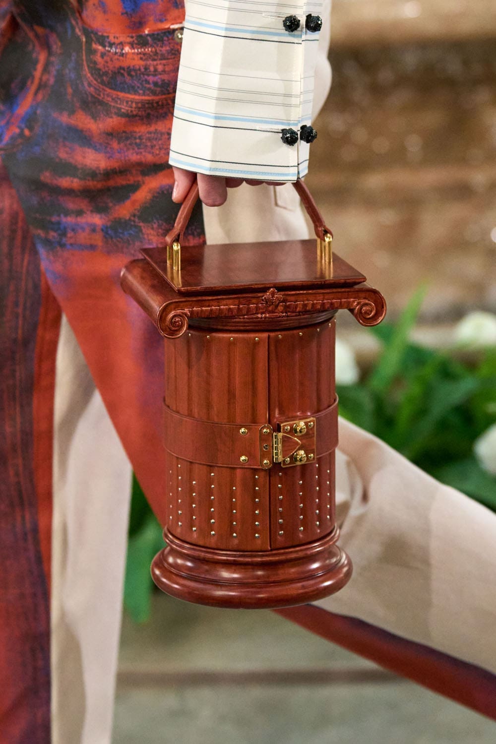 Louis Vuitton Cruise 2027 Bags Runway Magazine (6)