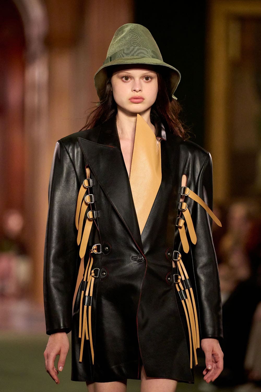 Louis Vuitton Cruise 2027 Close Up Runway Magazine (12)