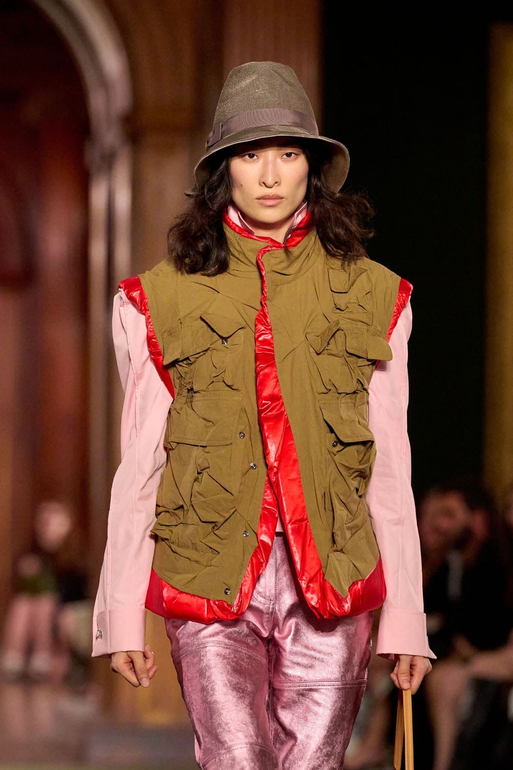 Louis Vuitton Cruise 2027 Close Up Runway Magazine (2)