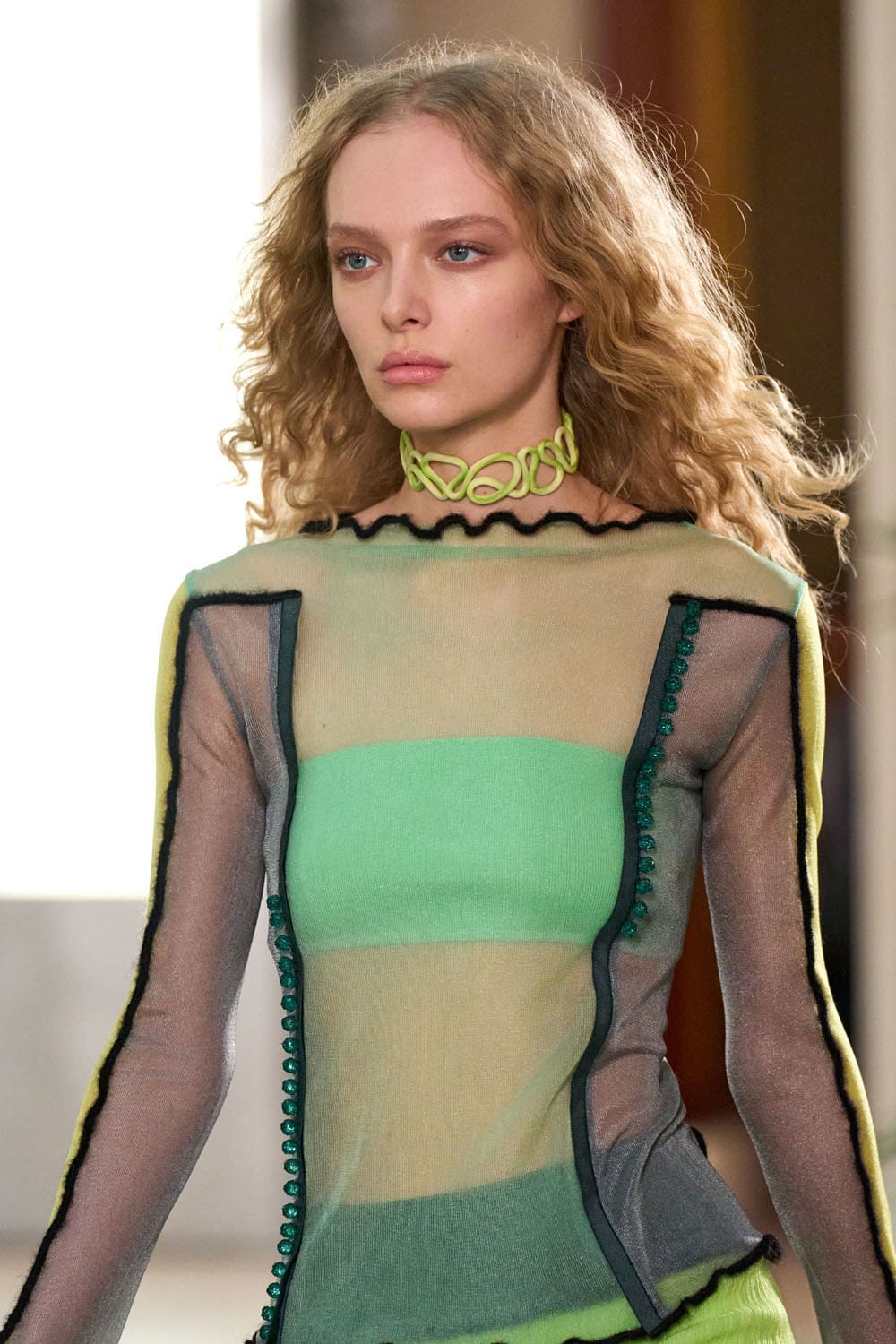 Louis Vuitton Cruise 2027 Close Up Runway Magazine (23)