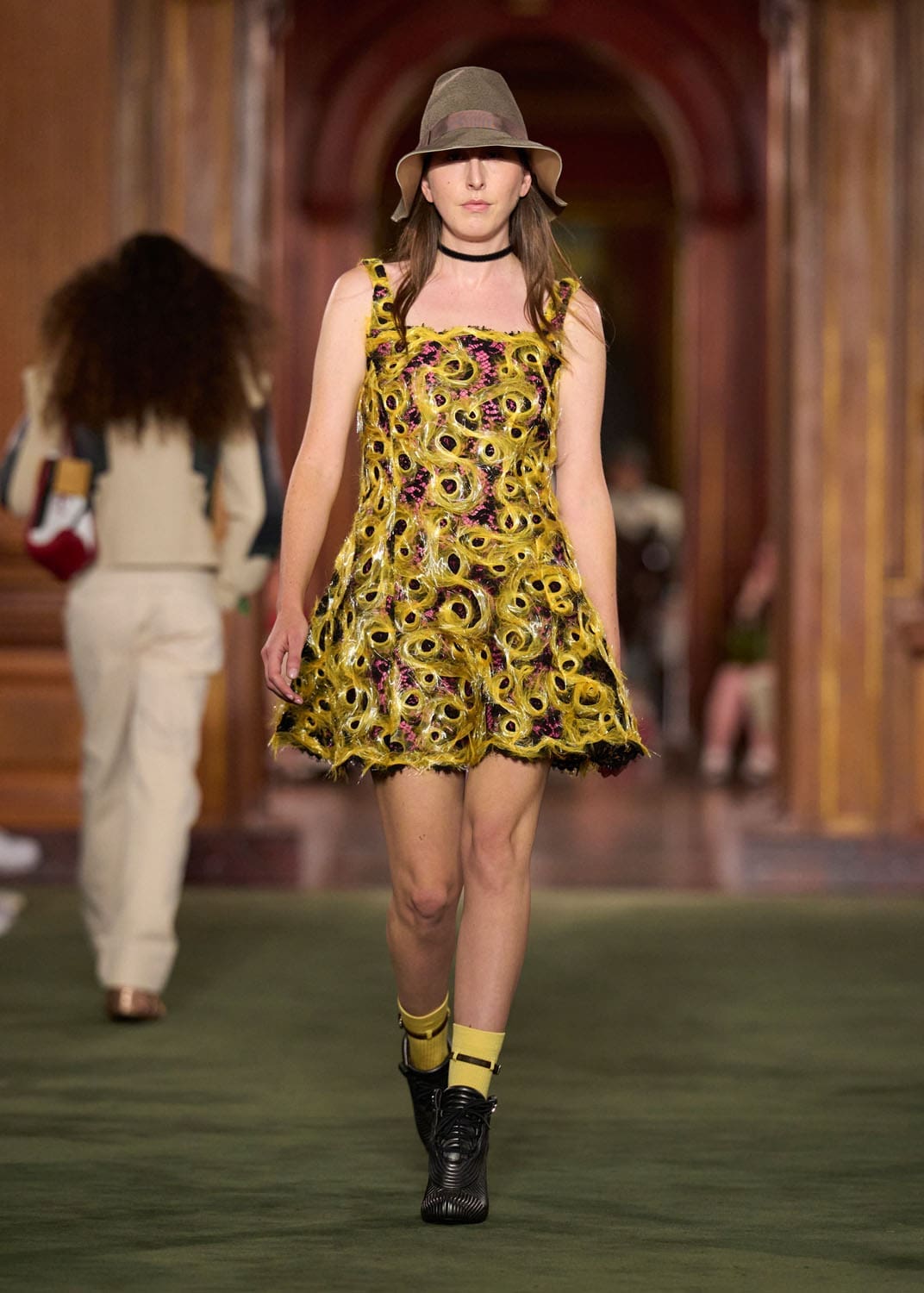 Louis Vuitton Cruise 2027 Runway Magazine (10)