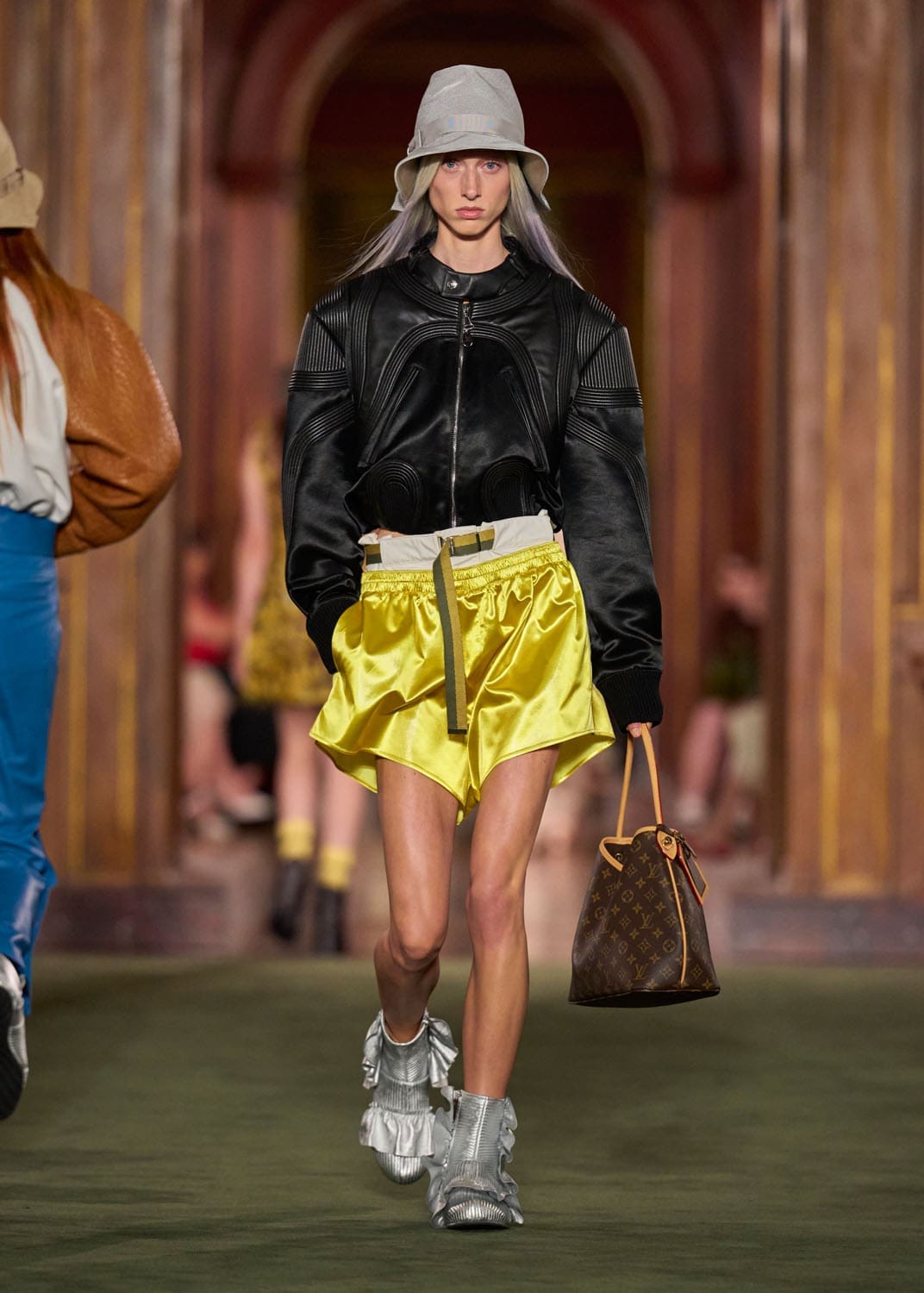 Louis Vuitton Cruise 2027 Runway Magazine (14)