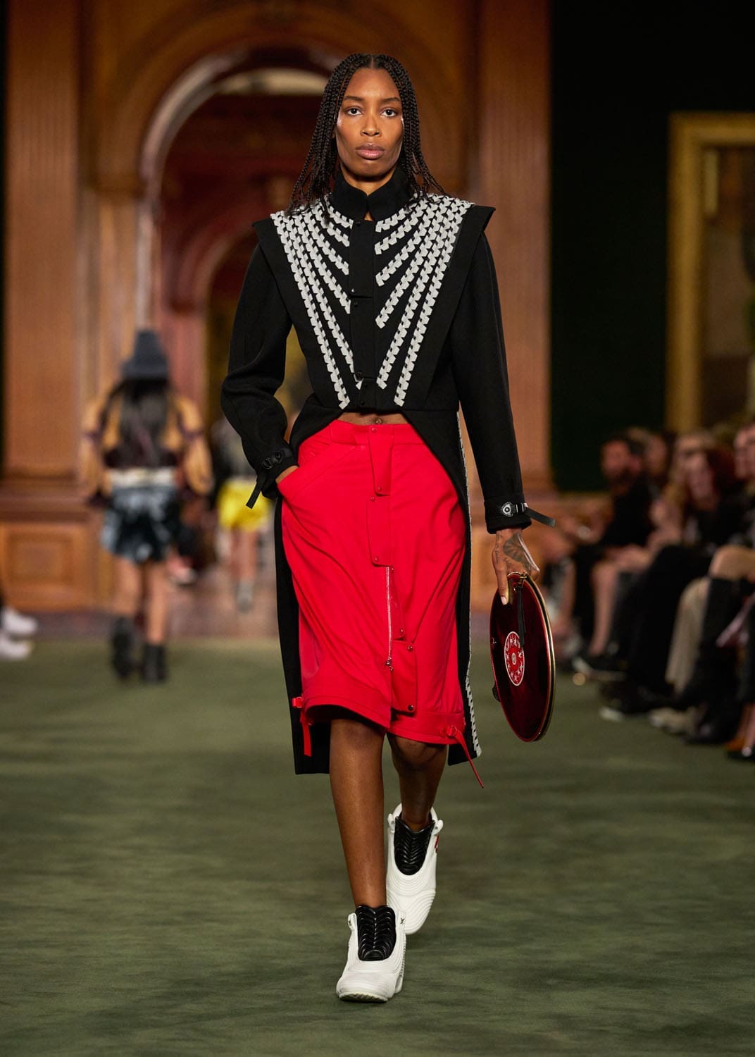 Louis Vuitton Cruise 2027 Runway Magazine (18)