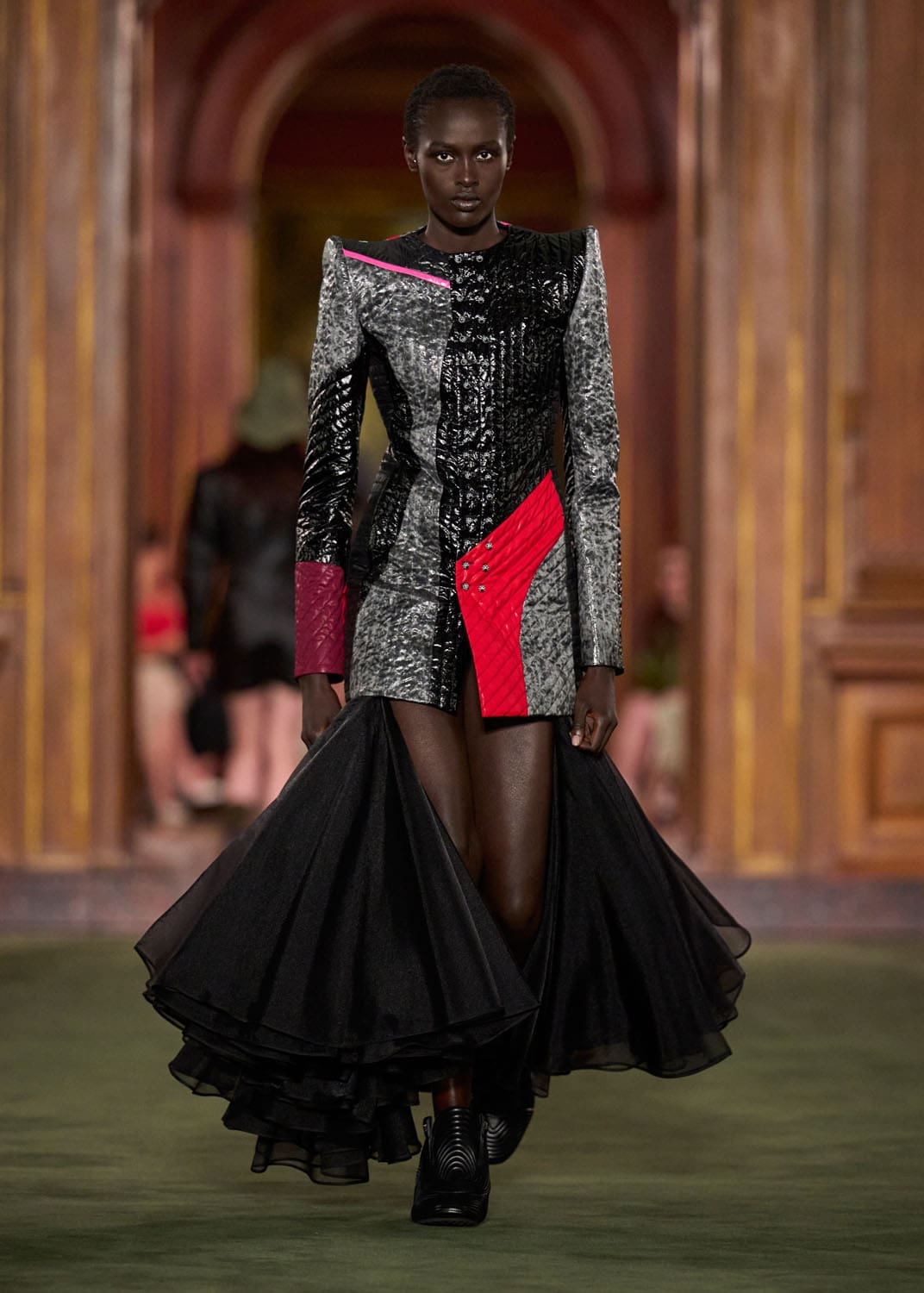 Louis Vuitton Cruise 2027 Runway Magazine (19)