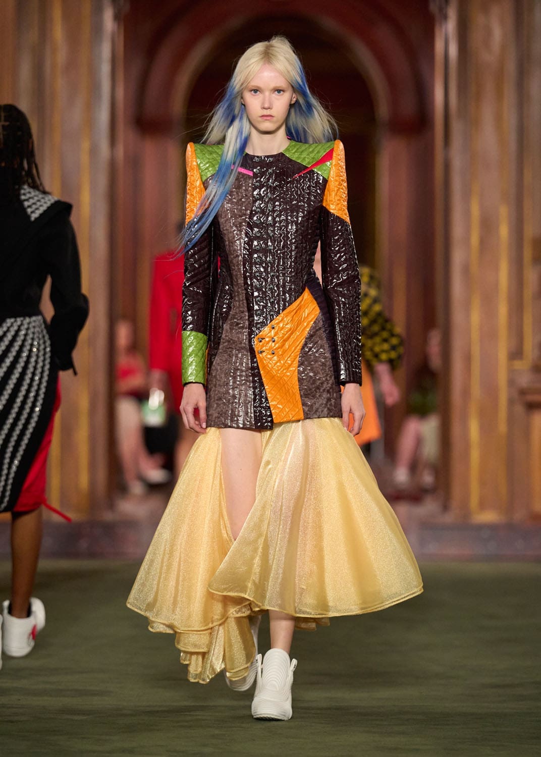 Louis Vuitton Cruise 2027 Runway Magazine (20)