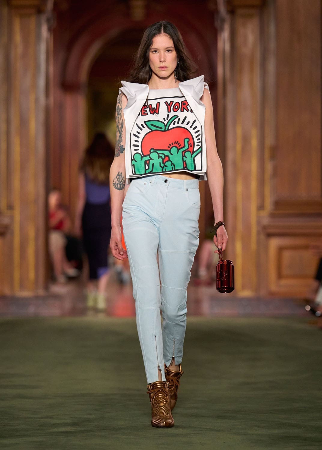 Louis Vuitton Cruise 2027 Runway Magazine (28)