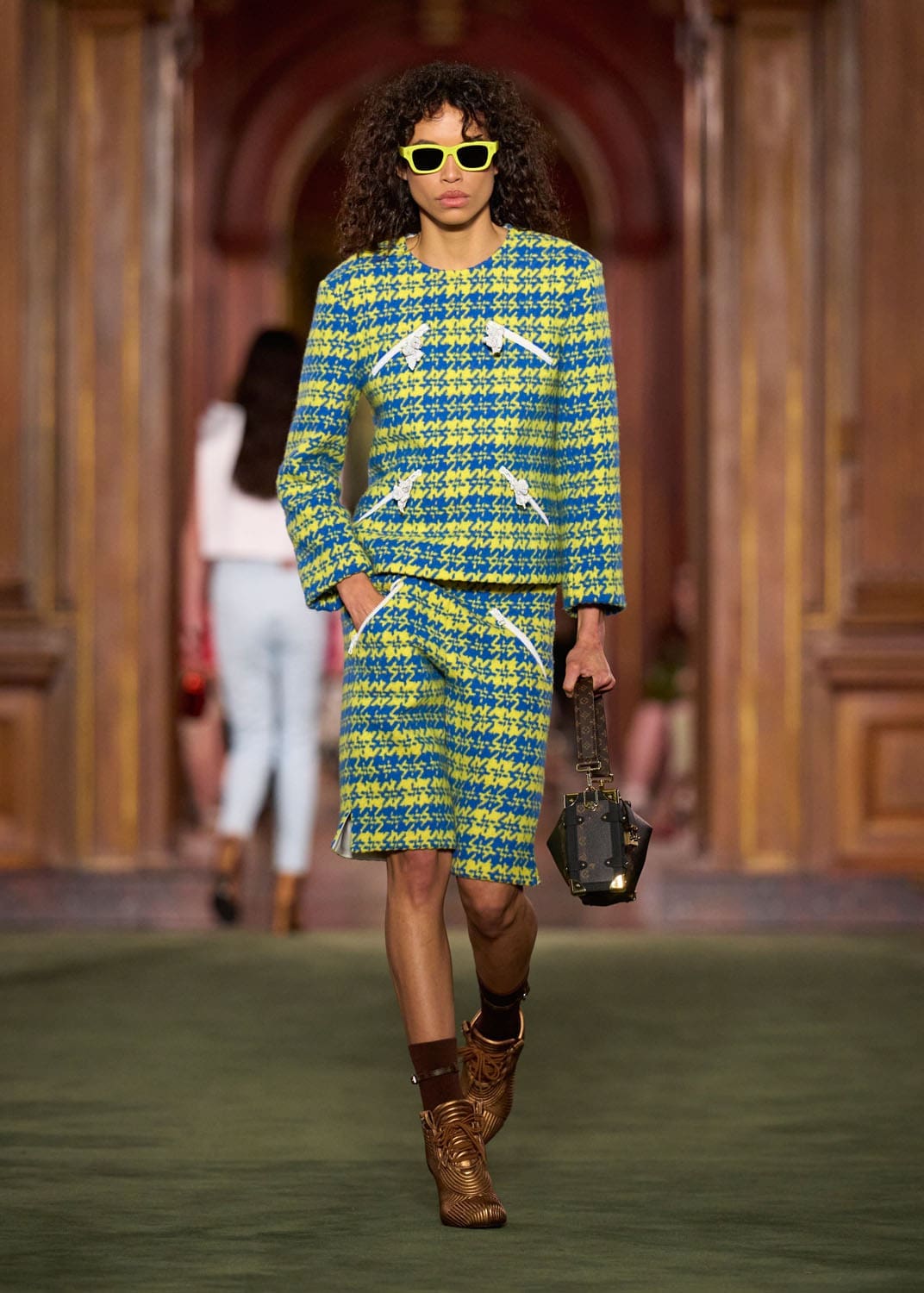 Louis Vuitton Cruise 2027 Runway Magazine (31)