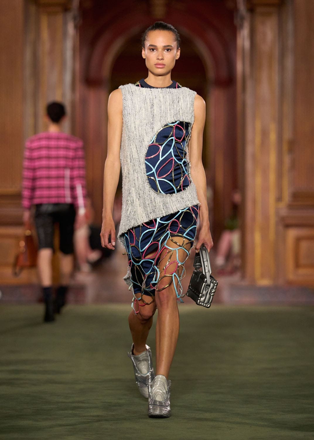 Louis Vuitton Cruise 2027 Runway Magazine (35)