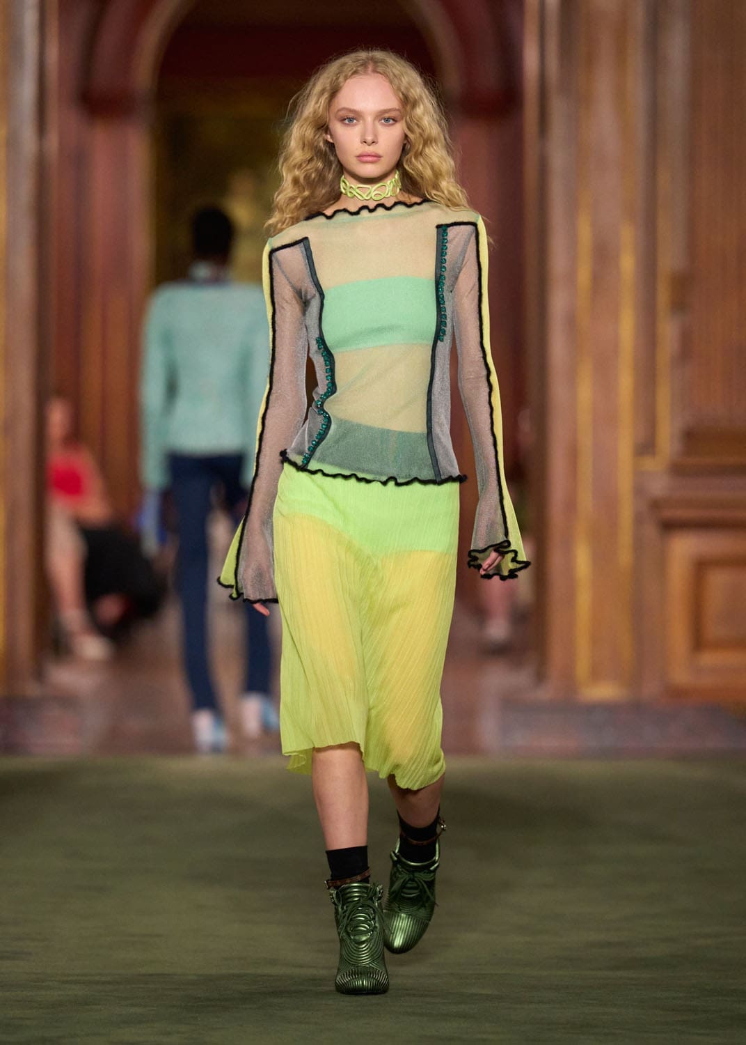 Louis Vuitton Cruise 2027 Runway Magazine (38)
