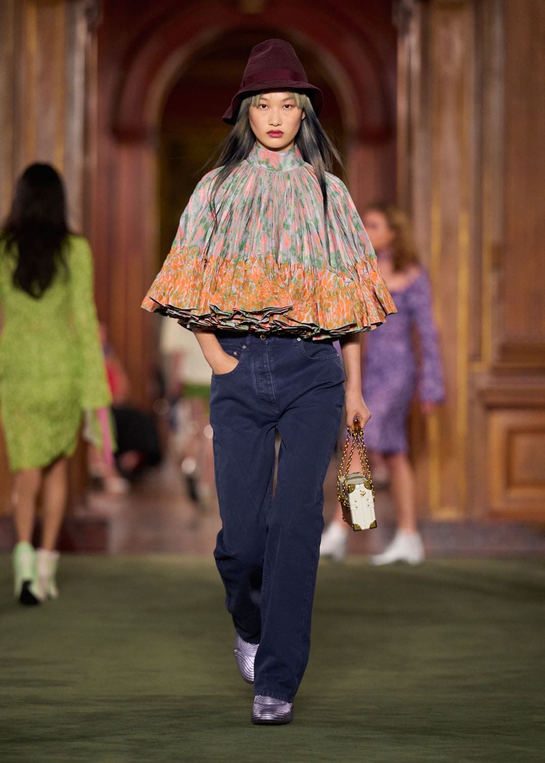 Louis Vuitton Cruise 2027 Runway Magazine (40)