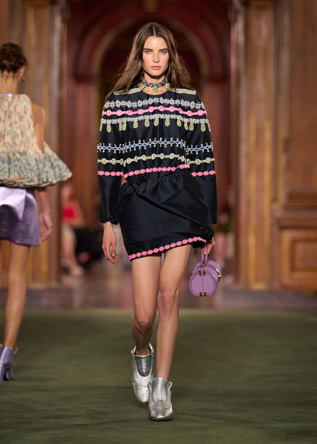 Louis Vuitton Cruise 2027 Runway Magazine (47)