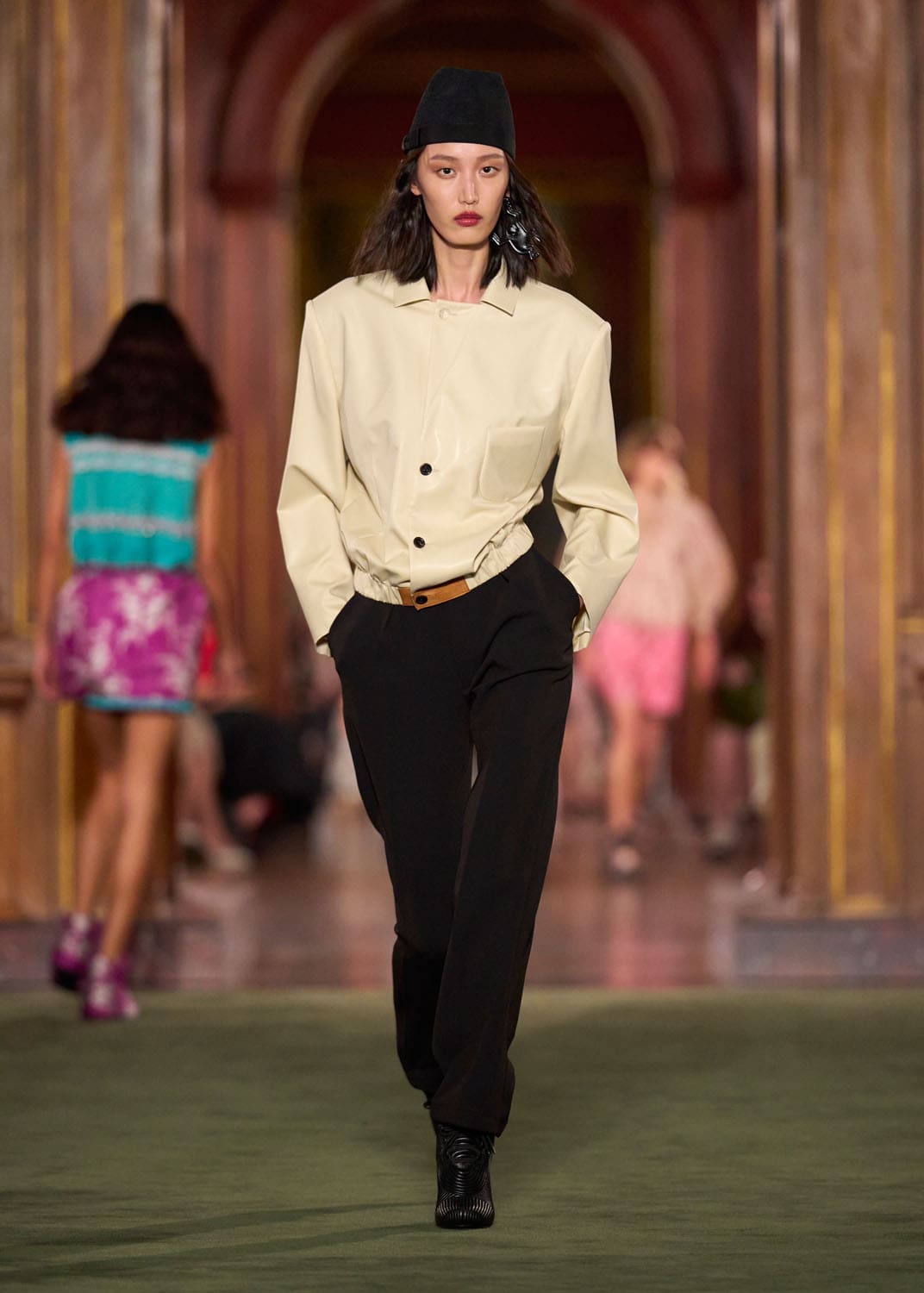 Louis Vuitton Cruise 2027 Runway Magazine (49)