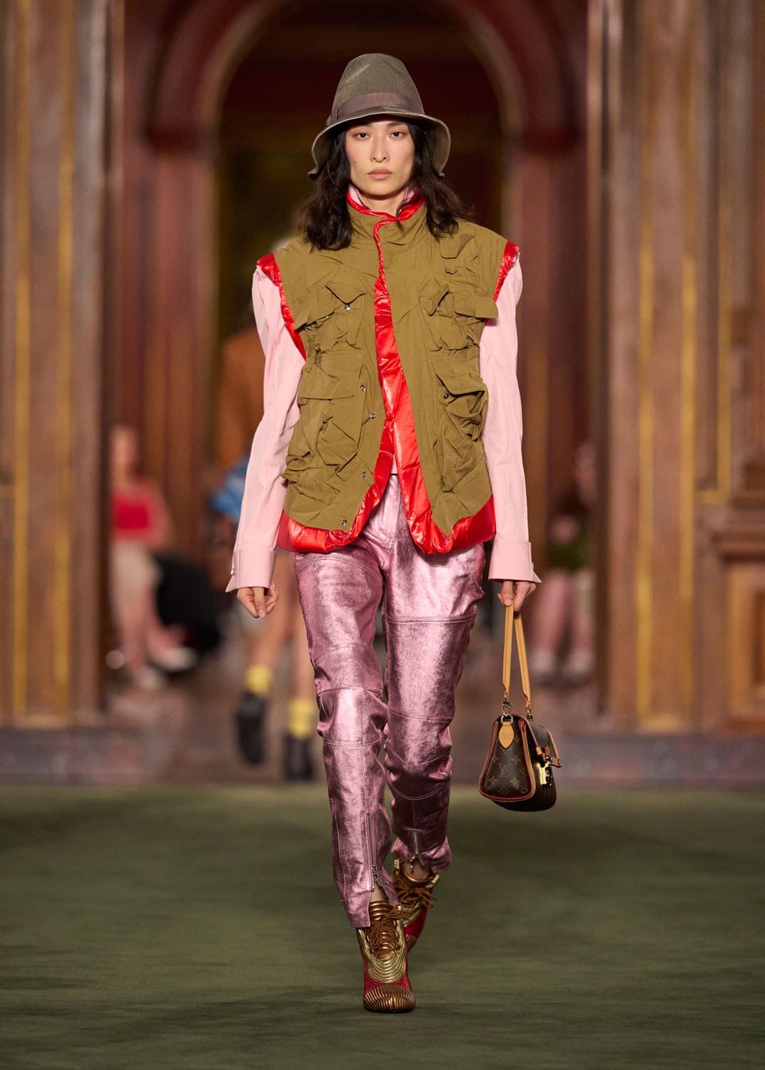 Louis Vuitton Cruise 2027 Runway Magazine (5)