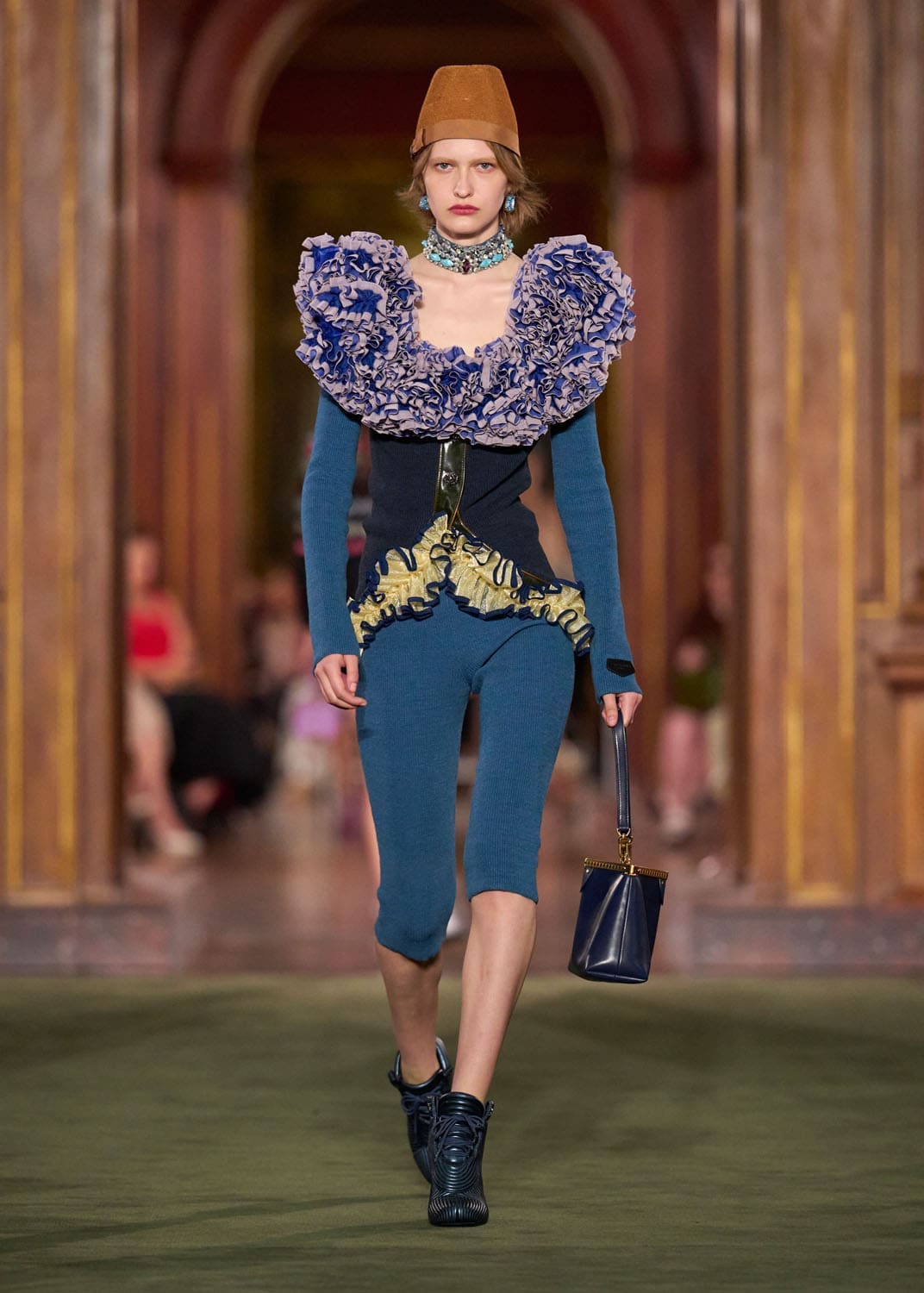 Louis Vuitton Cruise 2027 Runway Magazine (50)