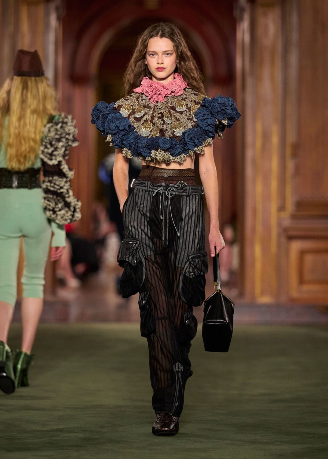 Louis Vuitton Cruise 2027 Runway Magazine (55)