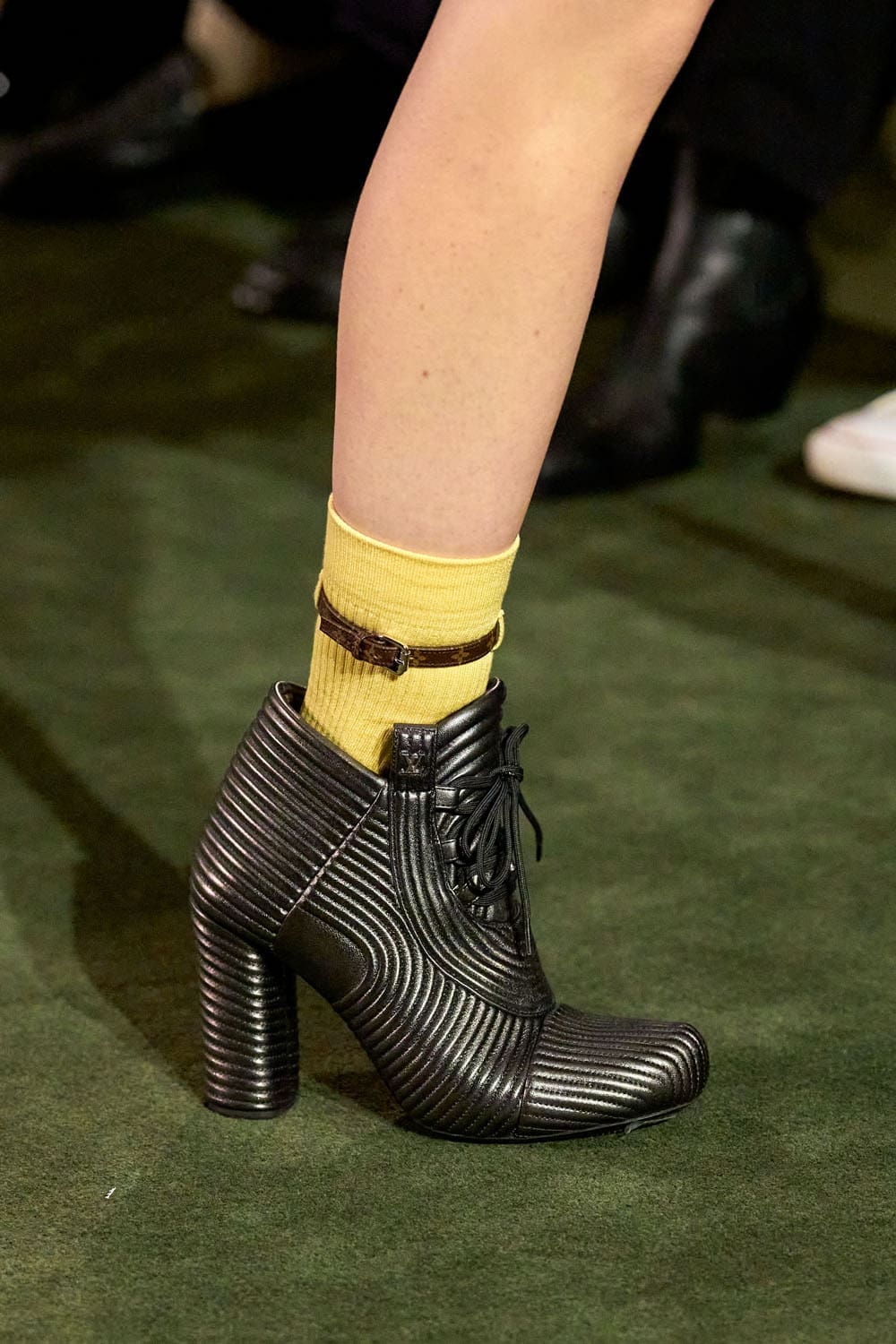 Louis Vuitton Cruise 2027 Shoes Runway Magazine (10)