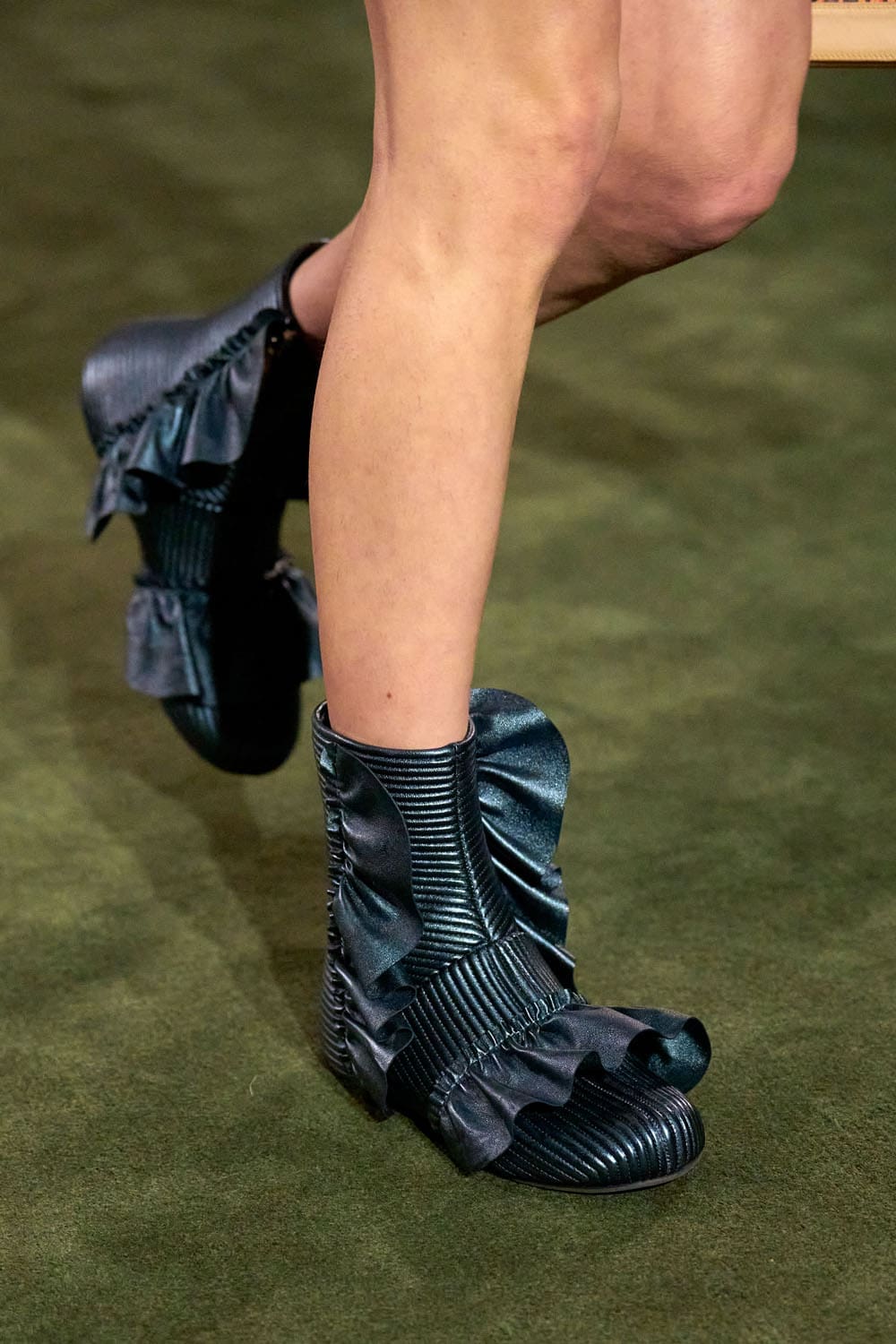 Louis Vuitton Cruise 2027 Shoes Runway Magazine (12)