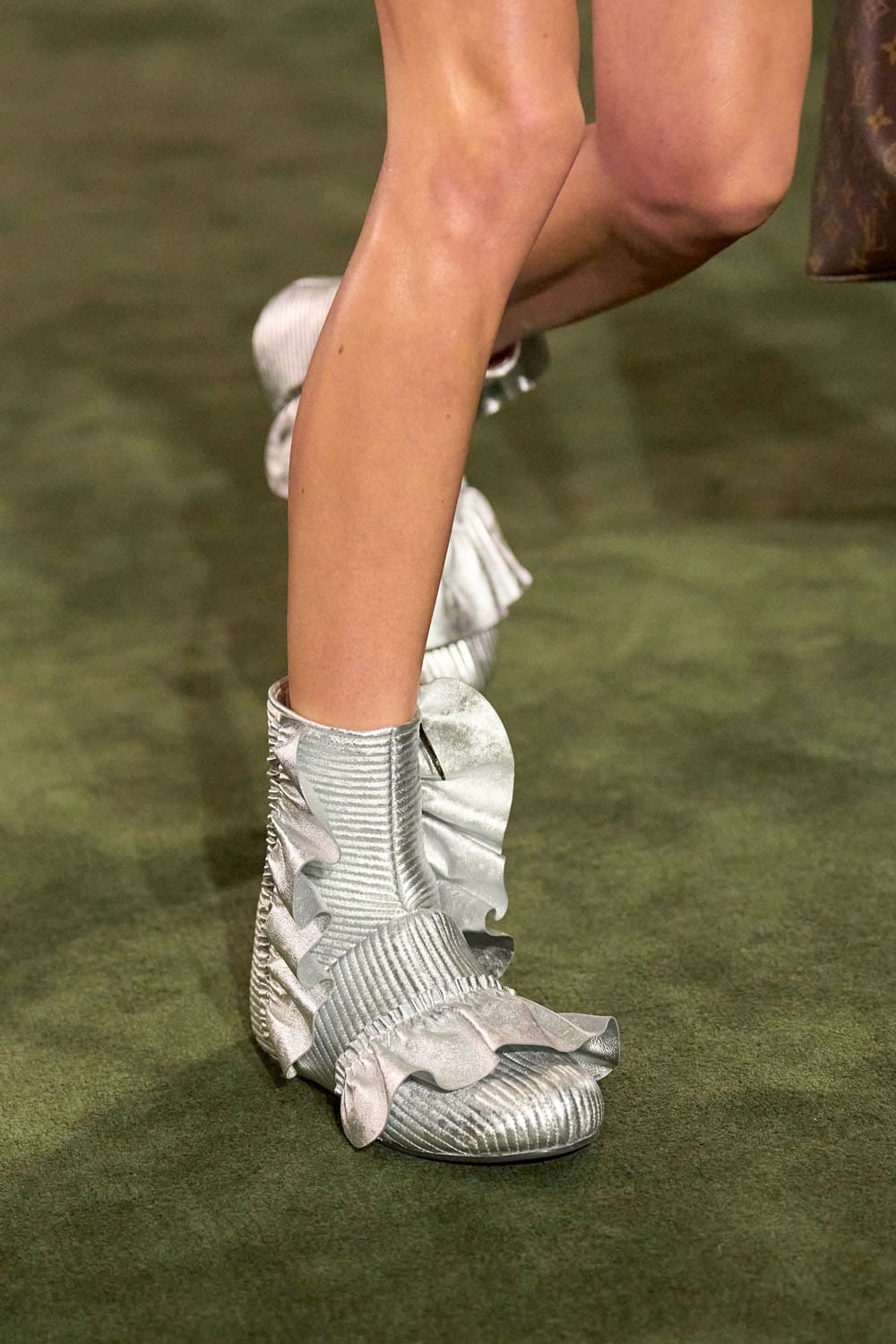 Louis Vuitton Cruise 2027 Shoes Runway Magazine (14)