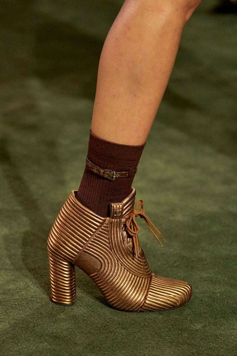 Louis Vuitton Cruise 2027 Shoes Runway Magazine (34)