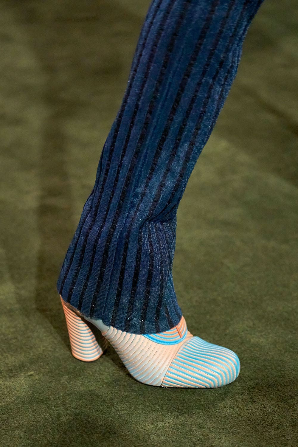 Louis Vuitton Cruise 2027 Shoes Runway Magazine (37)