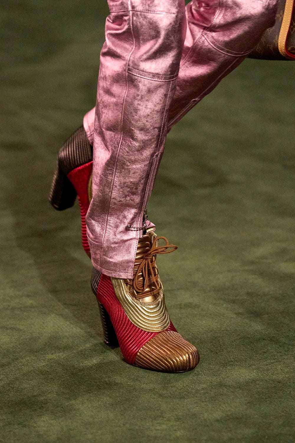 Louis Vuitton Cruise 2027 Shoes Runway Magazine (5)