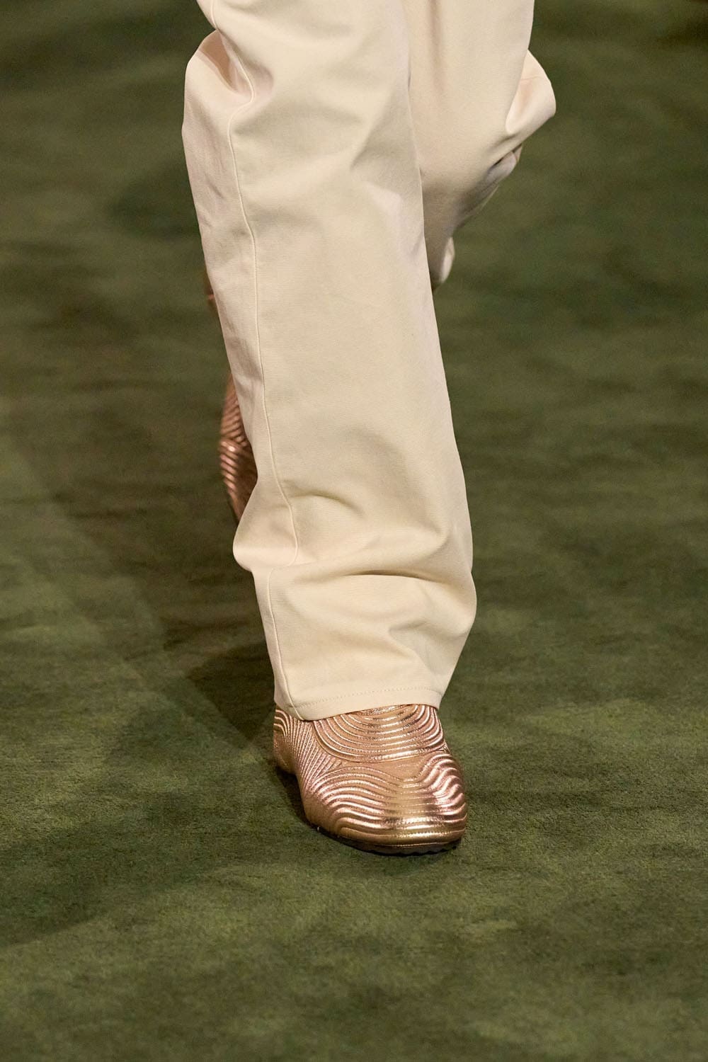 Louis Vuitton Cruise 2027 Shoes Runway Magazine (7)