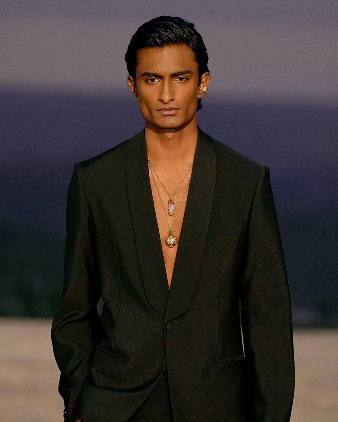 Louis Vuitton Mythica High Jewelry Runway Magazine (32)
