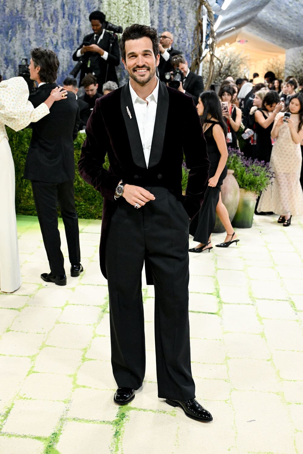 Paul Anthony Kelly in Dior bei der Met Gala 2026 Runway Magazin