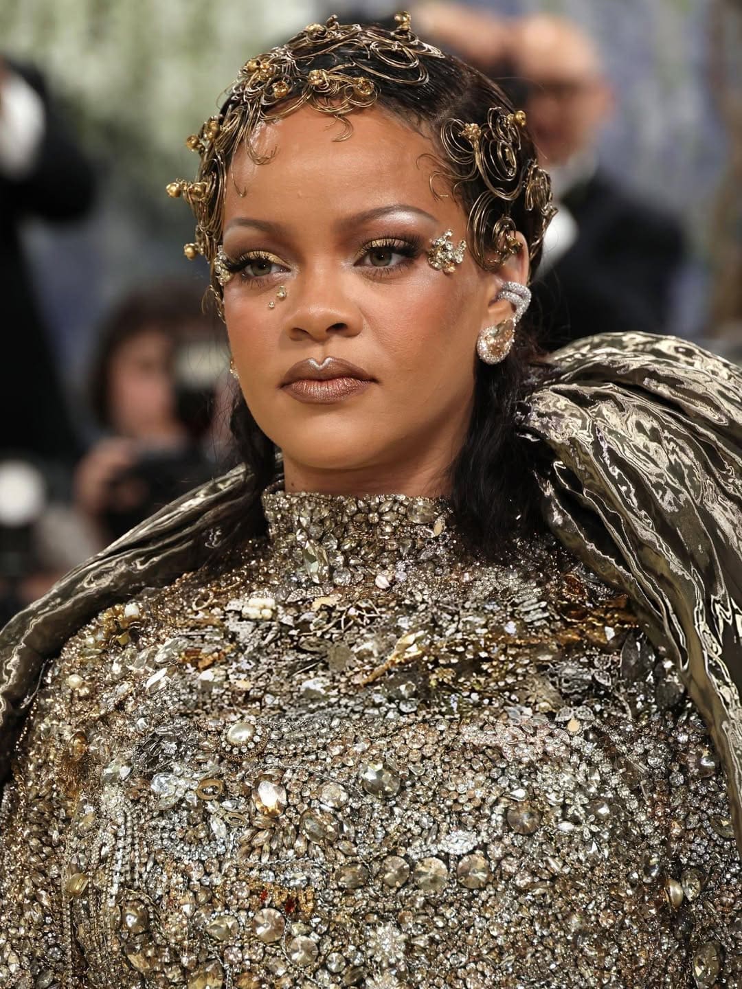 Rihanna in Maison Margiela bei der Met Gala 2026 Runway 01 Magazin