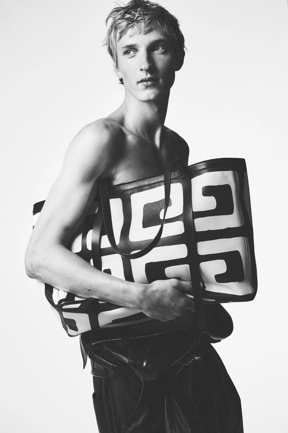 Givenchy Spring Summer 2027 First Menswear Runway Magazine (17)