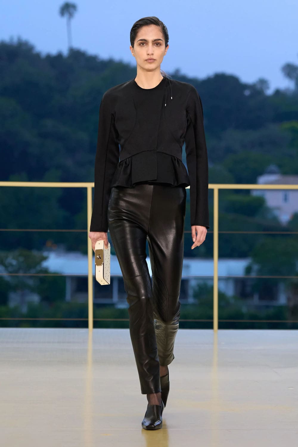Hermes fall winter 2026 2027 the second chapter Resort Los Angeles Runway Magazine (44)