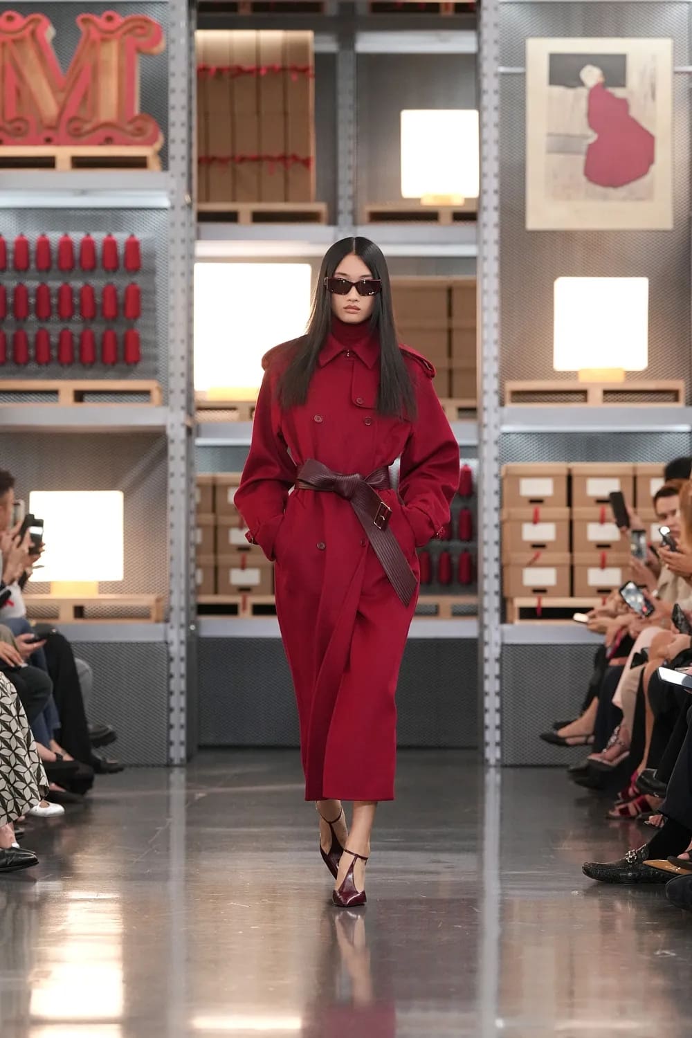 Max Mara 2027 度假系列上海龙美术馆 Runway 杂志(45)