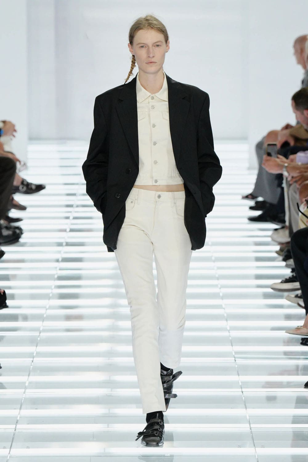 Prada Printemps Été 2027 Homme Runway Magazine (1)
