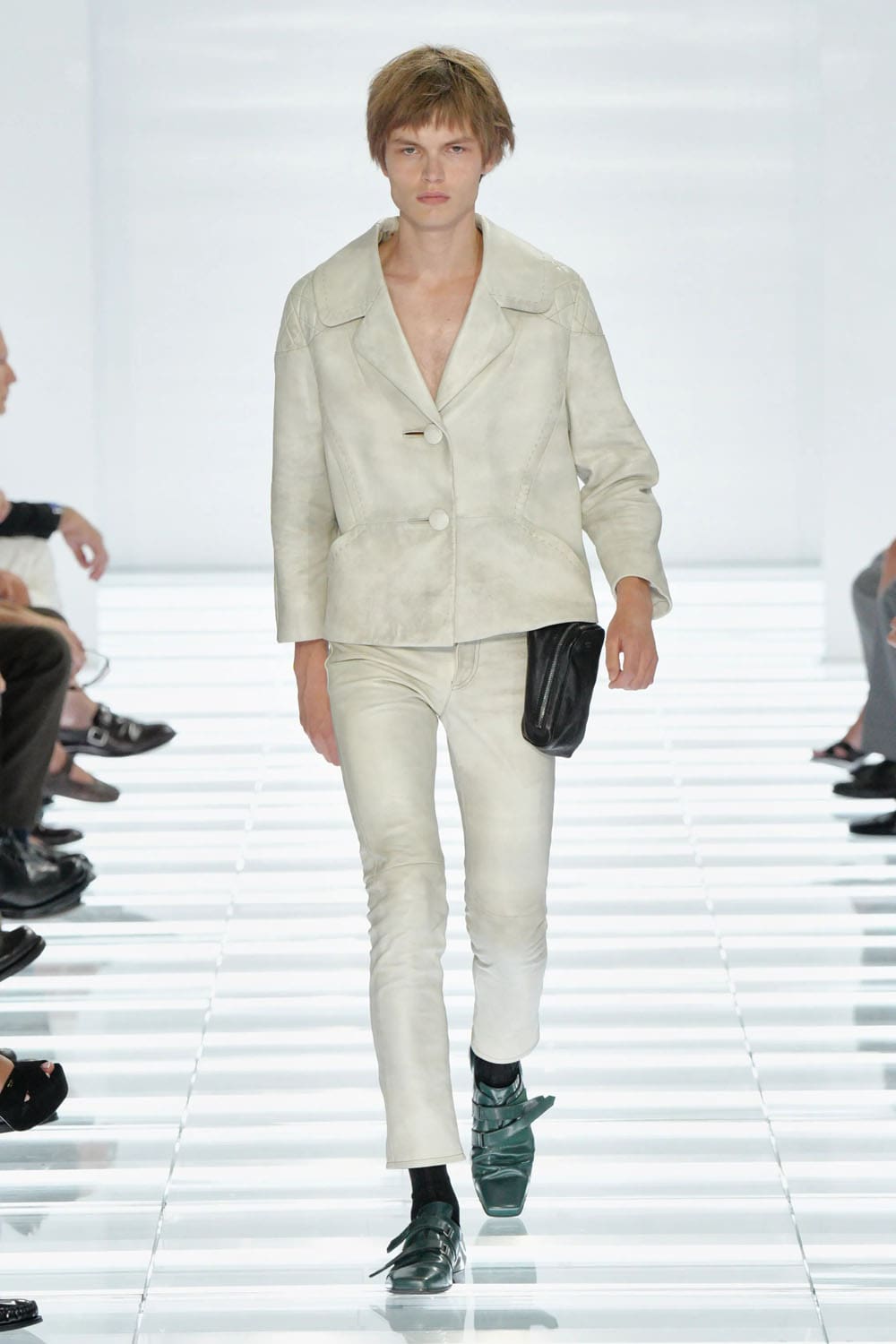 Prada Printemps Été 2027 Homme Runway Magazine (15)