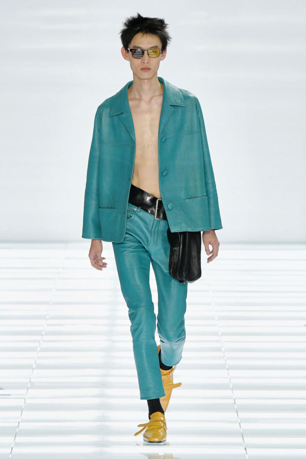 Prada Printemps Été 2027 Homme Runway Magazine (21)