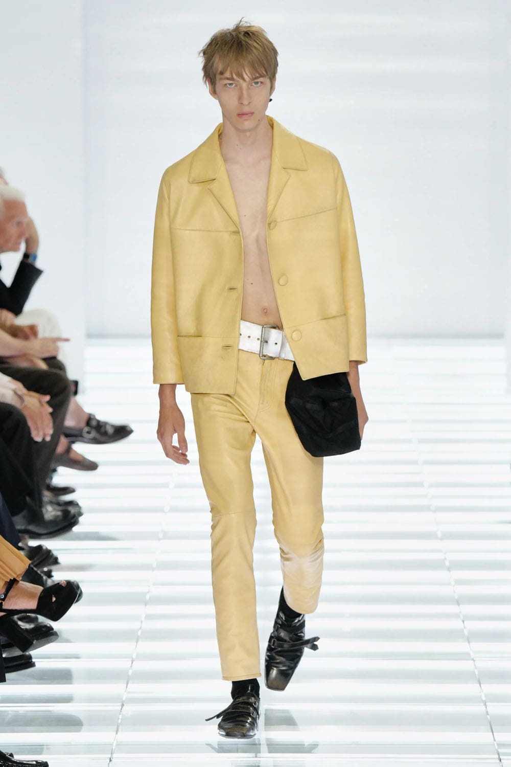 Prada Printemps Été 2027 Homme Runway Magazine (23)