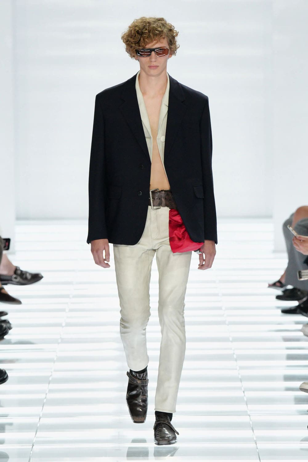 Prada Printemps Été 2027 Homme Runway Magazine (25)