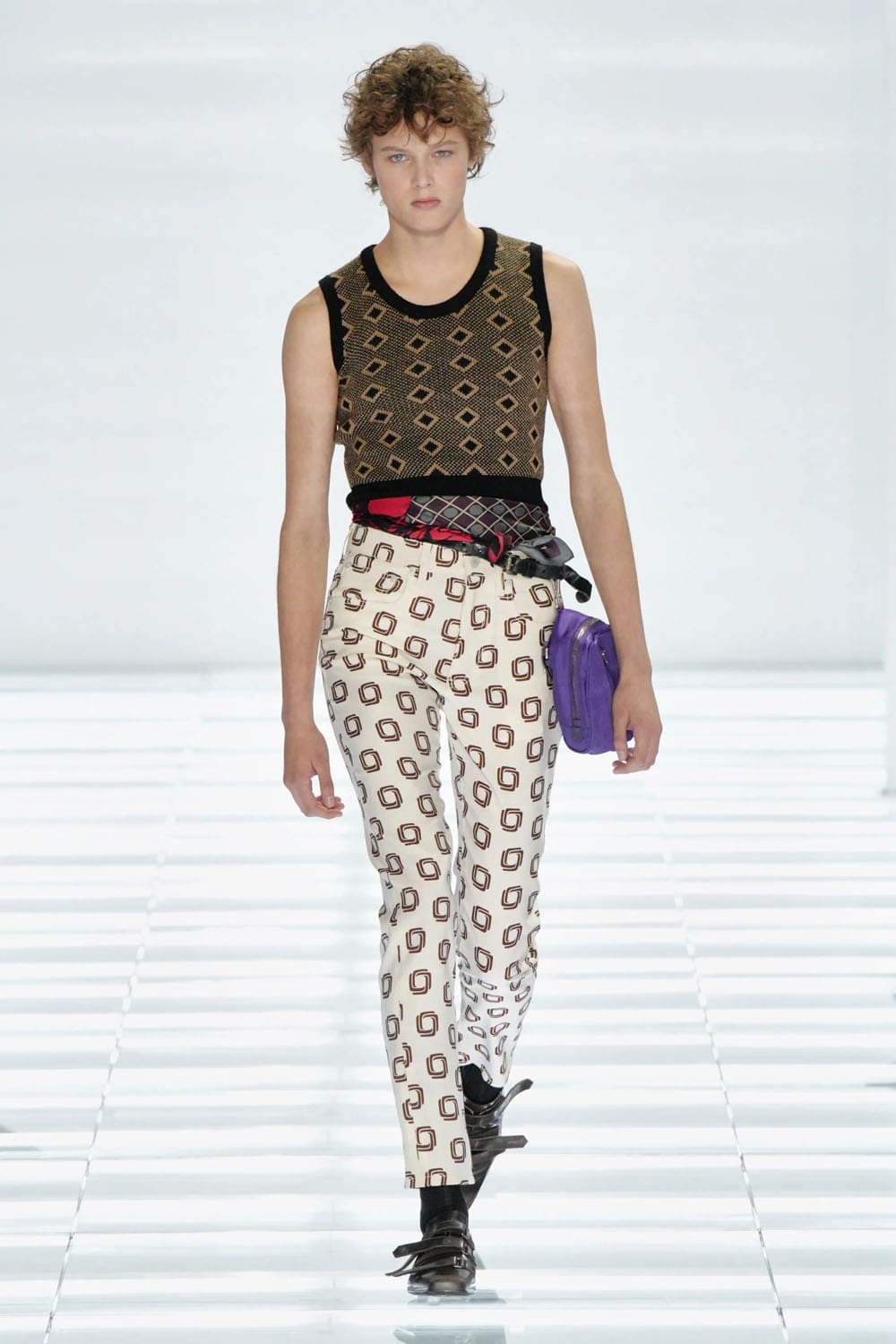 Prada Printemps Été 2027 Homme Runway Magazine (26)