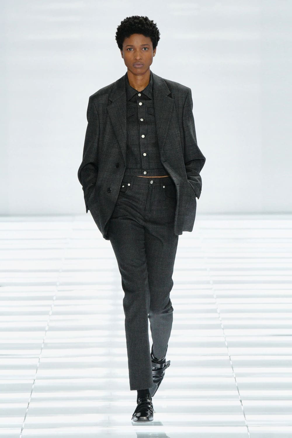 Prada Printemps Été 2027 Homme Runway Magazine (31)
