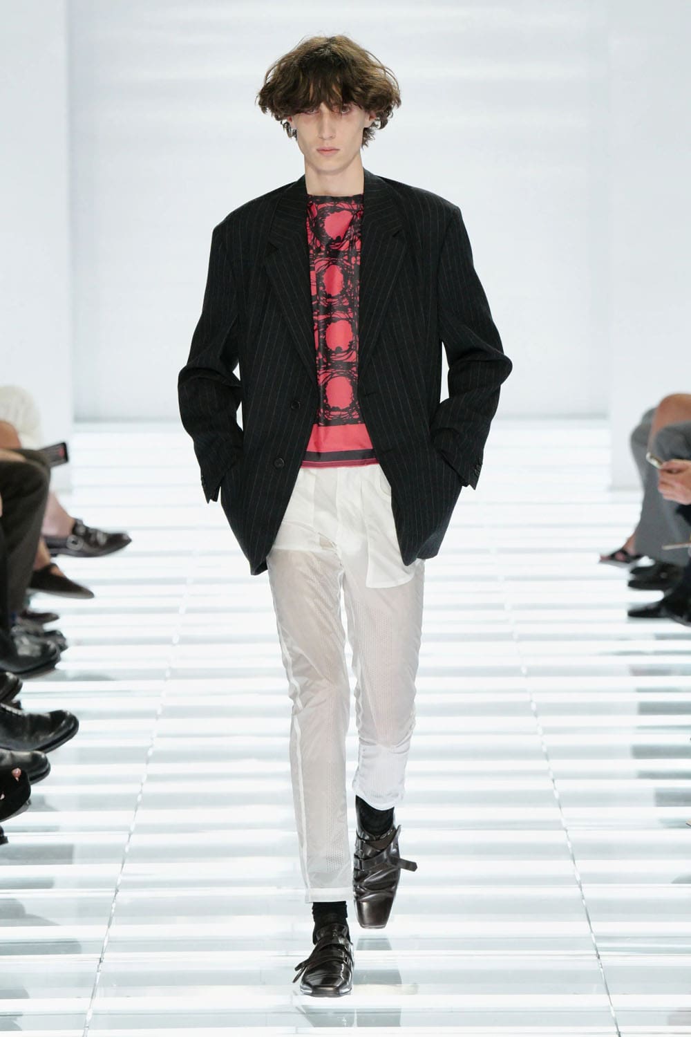 Prada Printemps Été 2027 Homme Runway Magazine (32)