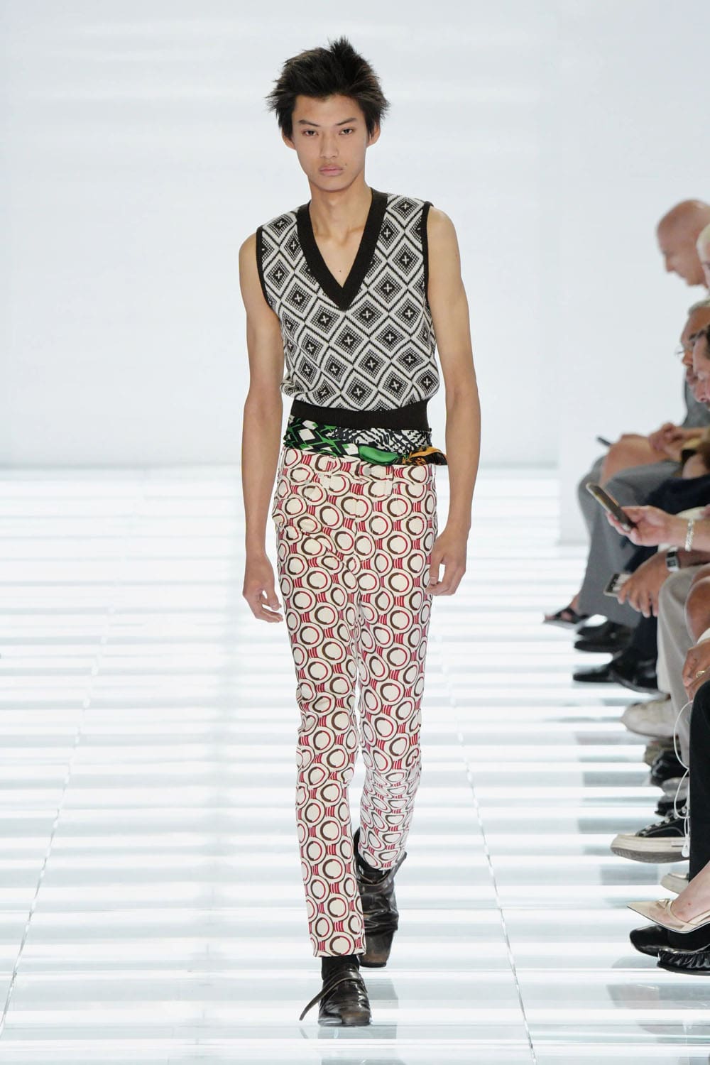 Prada Printemps Été 2027 Homme Runway Magazine (39)