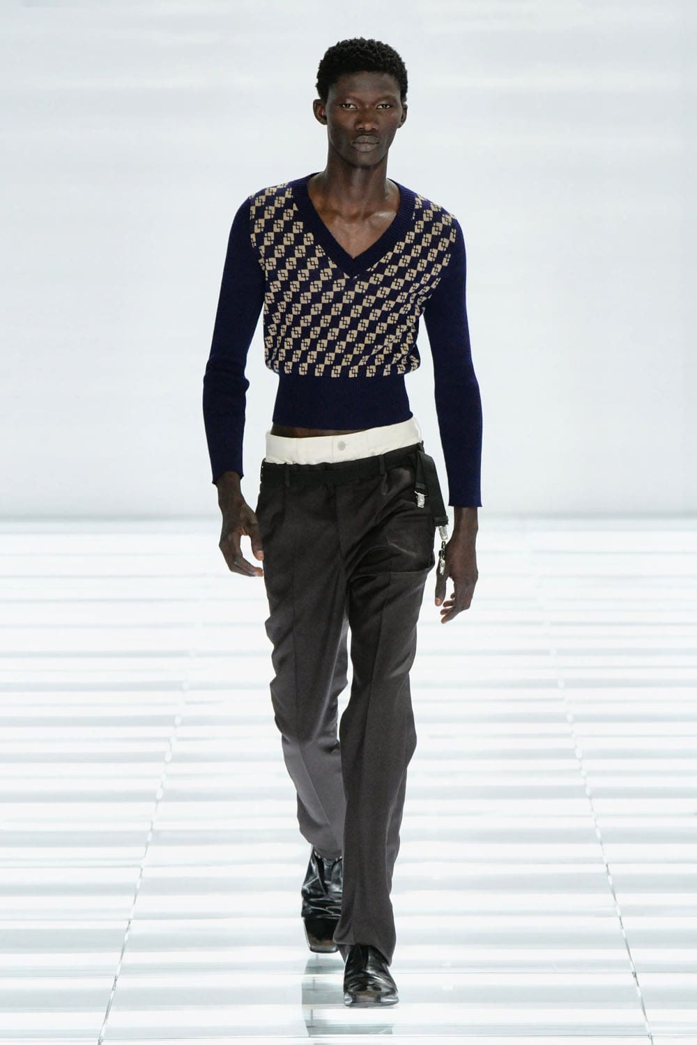 Prada Printemps Été 2027 Homme Runway Magazine (40)