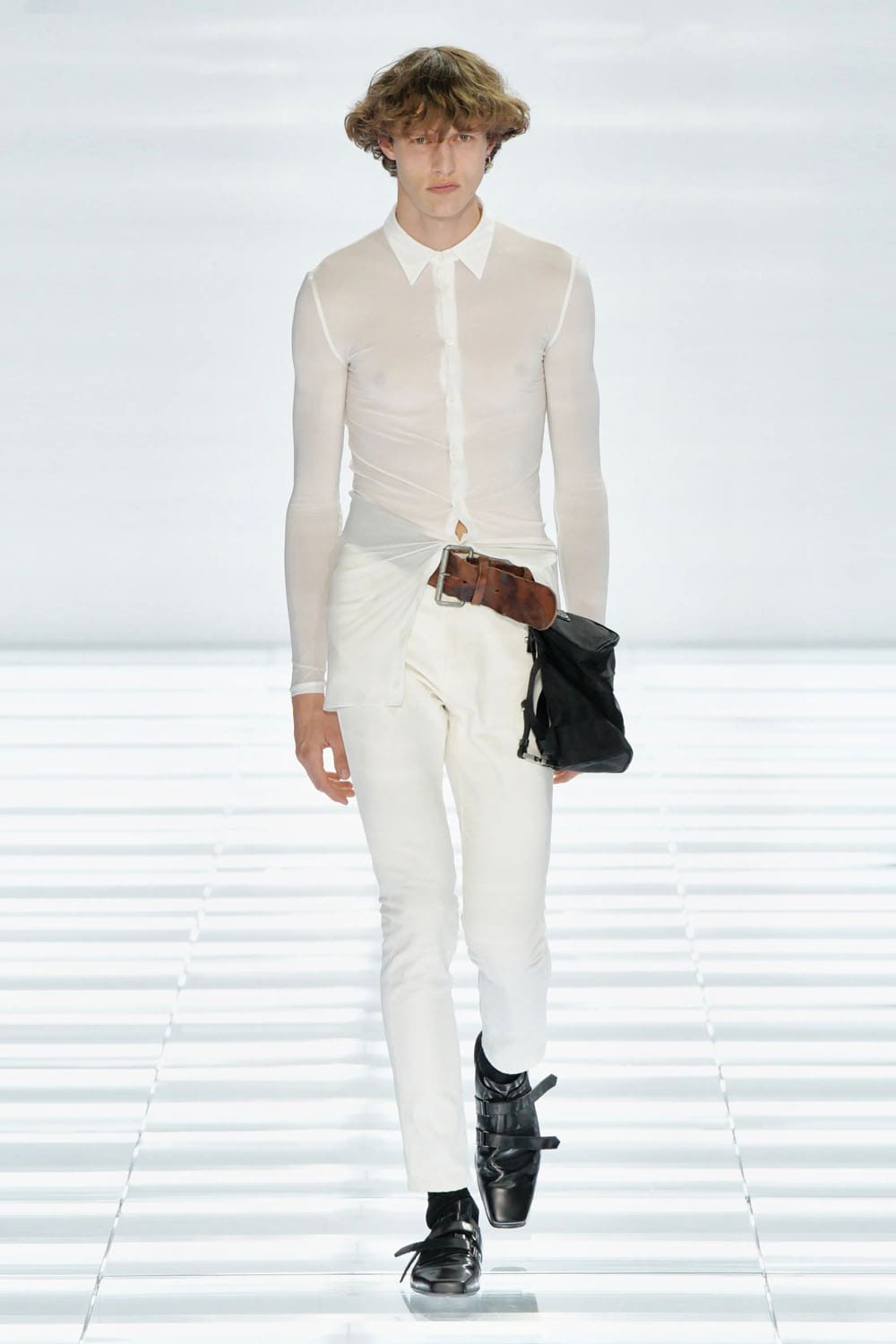 Prada Printemps Été 2027 Homme Runway Magazine (9)