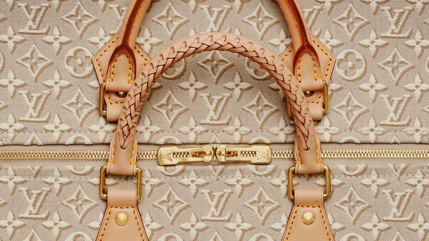 Speedy 30 Soft Monogram Emblem Peuplier 正在组装中