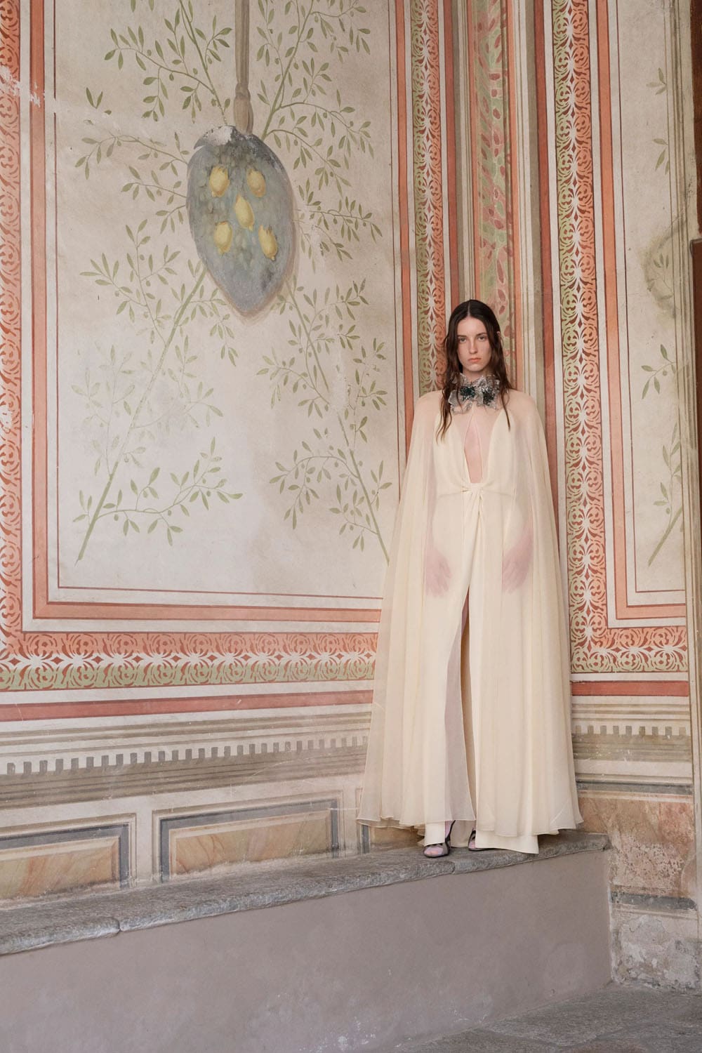 Valentino Cruise 2027 Resort Runway Revista (55)