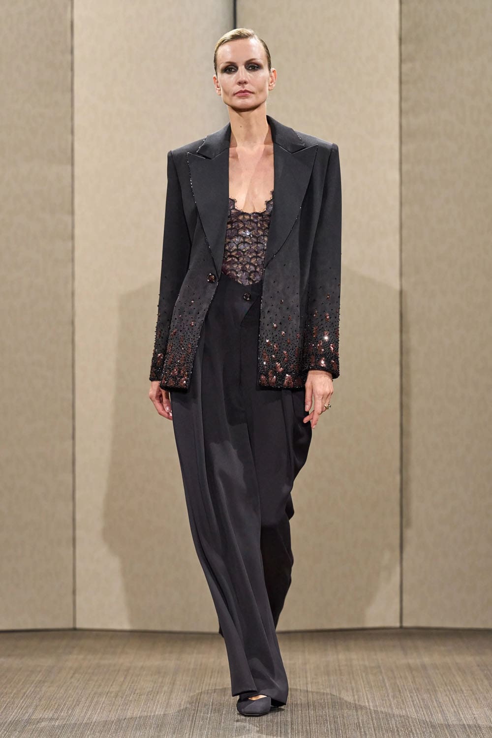 Armani Privè Autunno Inverno 2026 2027 Haute Couture Runway Magazine (10)