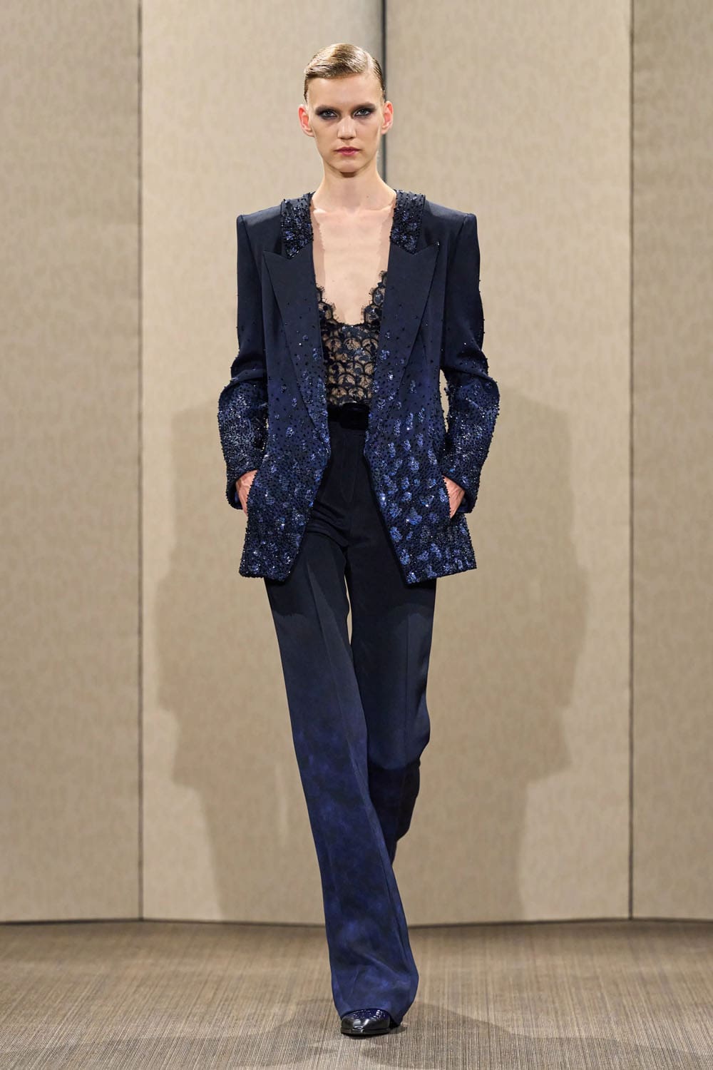 Armani Privè Autunno Inverno 2026 2027 Haute Couture Runway Magazine (20)