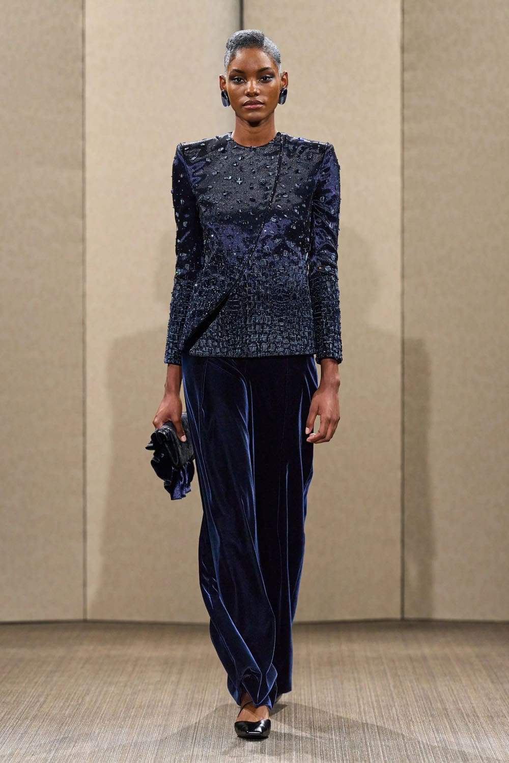 Armani Privè Autunno Inverno 2026 2027 Haute Couture Runway Magazine (22)